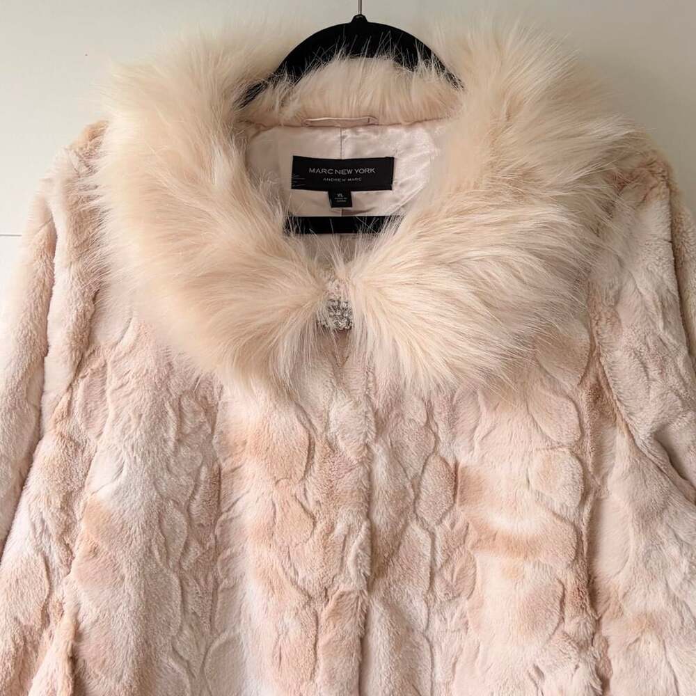 Marc New York Faux Fur Jacket XL Cream Crystal Brooch - Picture 8 of 8